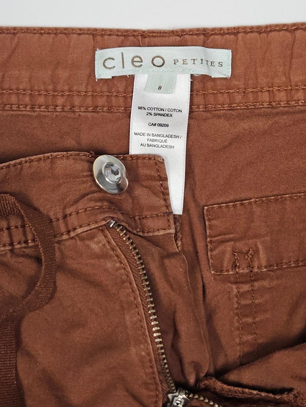 5/$25 Cleo Petites Cropped Cargo Pants Size 8 Brown Rust Roll Tab Stretch Capris - Picture 7 of 10